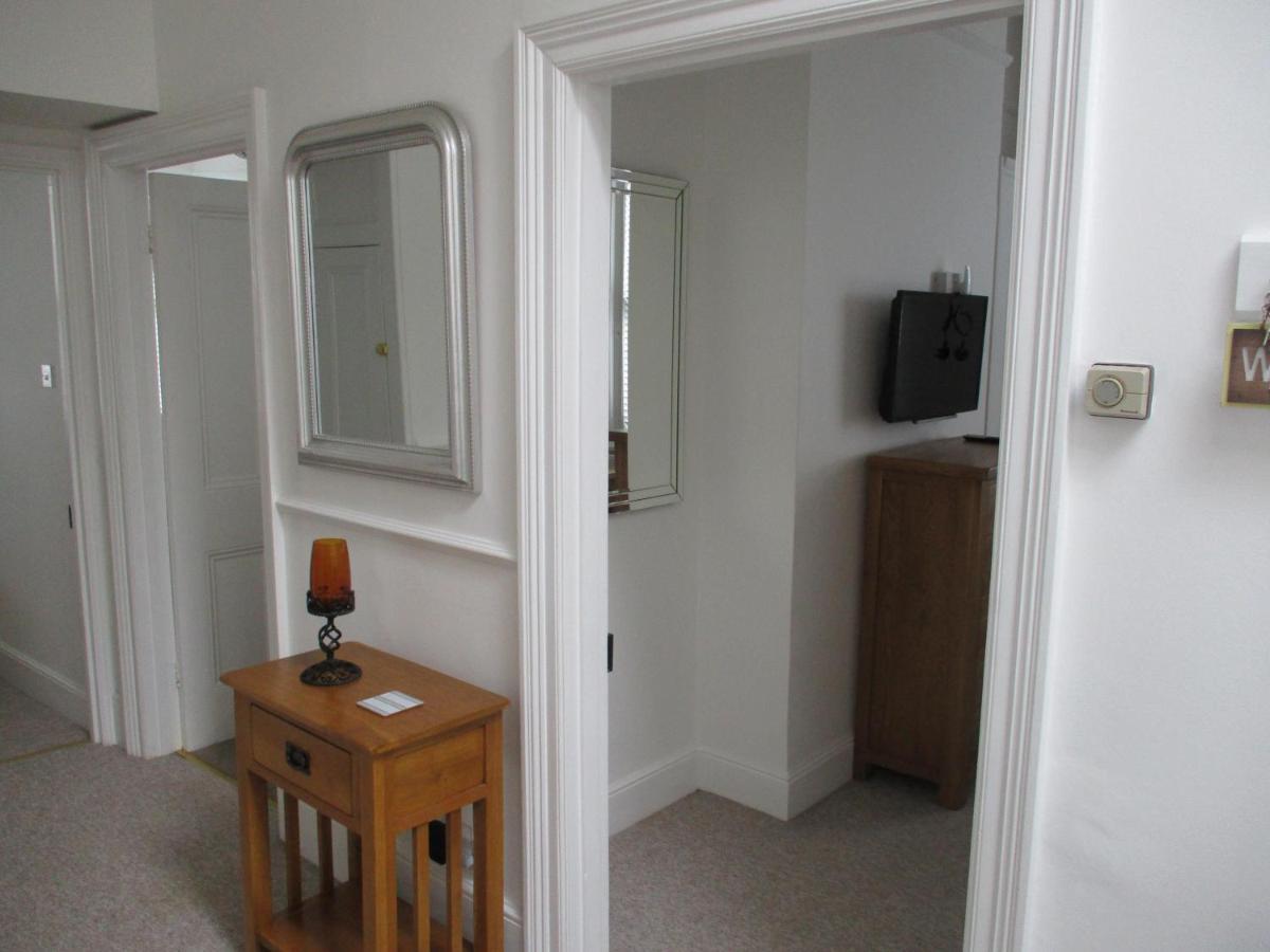 Lovely Spacious 3 Bedded First Floor Apartment Ryde  Kültér fotó